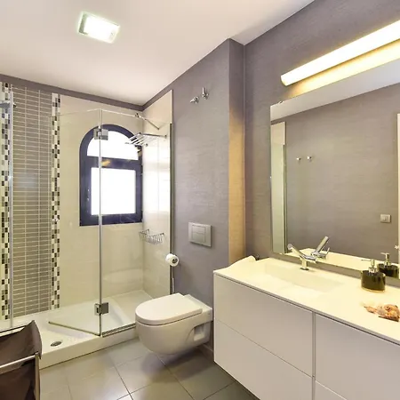 Villa Blue Bay With Terrace *